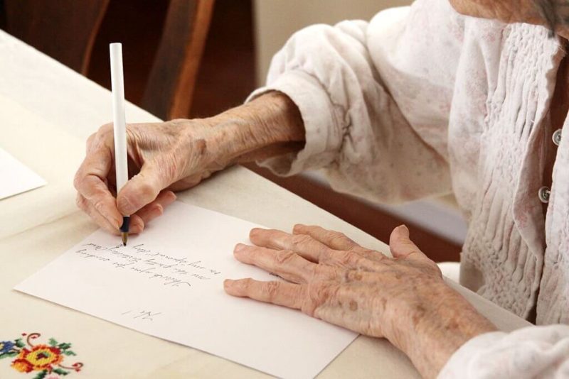 What To Write in a Retirement Card 1 Healthy senior couple jogging and has increased mobility which is one of the benefits of physical therapy for seniors.